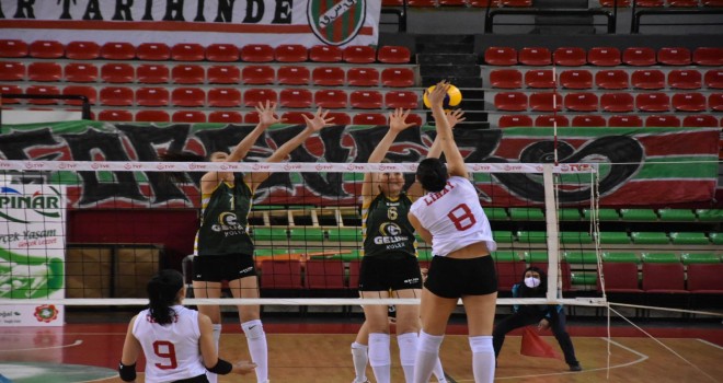 Karşıyaka Gelişim'i rahat geçti