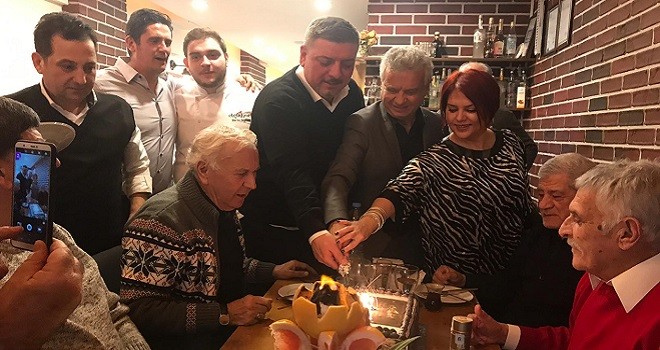 Etçi Ahmet 1 yaşında...