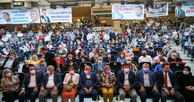 Ak Parti Karşıyaka İlçe Başkanlığı'na Didem Dereboylu Keseli seçildi