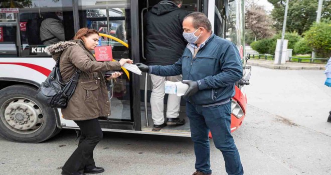 İzmir Büyükşehir ücretsiz maske dağıtıyor