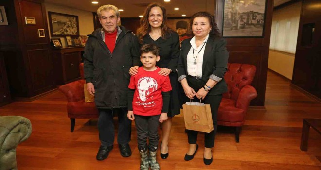 Karşıyaka Belediyesi yılın kitap tutkunlarını seçti