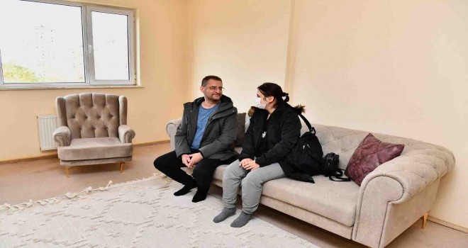 160 depremzede aile Uzundere konutlarına yerleşti