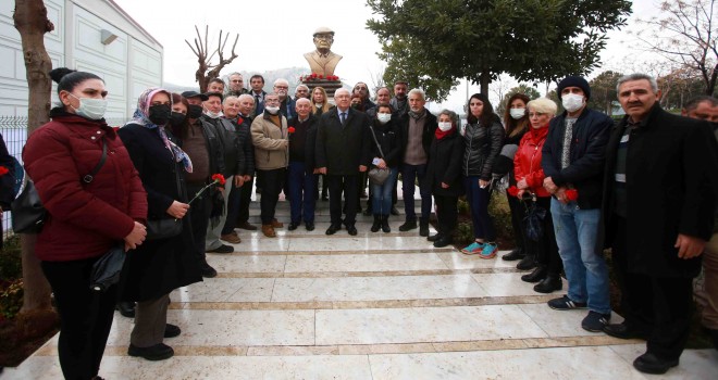 Yaşar Kemal Karabağlar'da, adını taşıyan mahallede anıldı