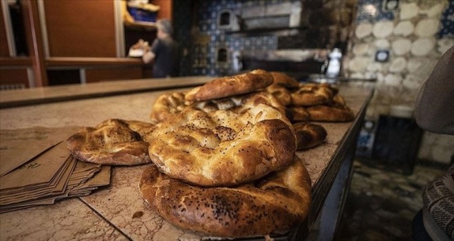 İzmir’de 300 gram Ramazan Pidesi 30 lira
