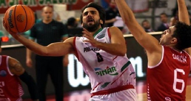 Pınar Karşıyaka evinde kaybetti