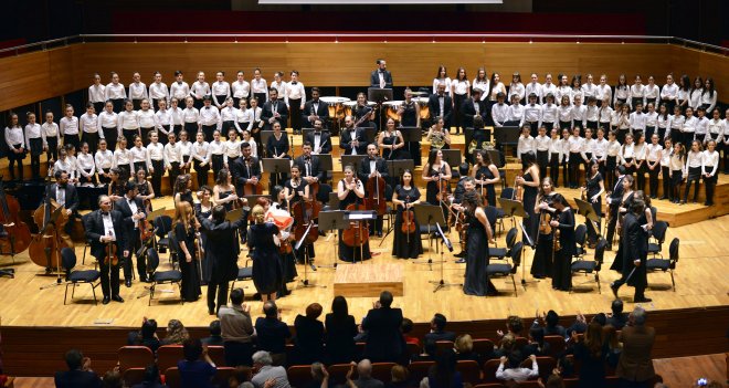 Çakabeyli çocuklar ve Olten Filarmoni Orkestrası'ndan müzik ziyafeti