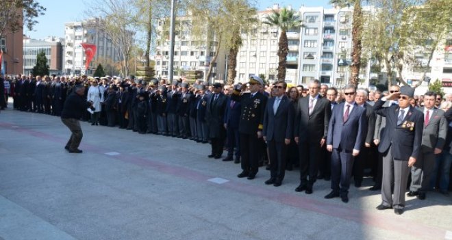 Çanakkale Şehitleri Karşıyaka'da anıldı