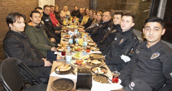 Karşıyakalı İş Kadınları Derneği Polis Haftası'nı kutladı
