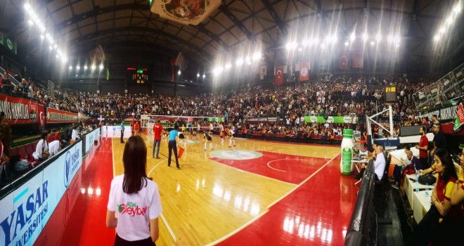 Derbide seyirci rekoru kırıldı...