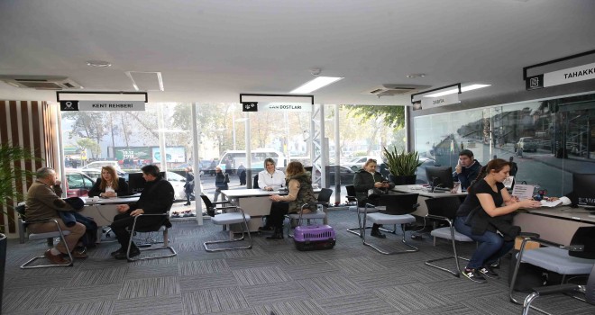 Karşıyaka Belediye binasının giriş katı hizmete açıldı