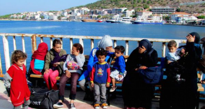 Çeşme'de 74 kaçak yakalandı