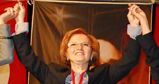 CHP İzmir İl Kadın Kolu Başkanı Karşıyakalı Balcı seçildi... 