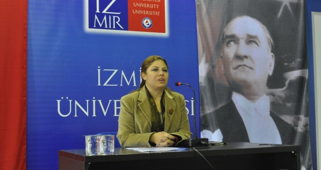 CHP İzmir Milletvekili Akatlı İzmir Üniversitesi öğrencilerinin konuğu oldu