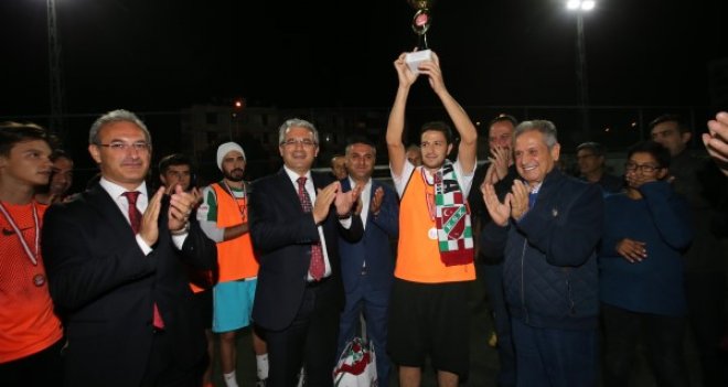 CHP Karşıyaka Cumhuriyet Turnuvası düzenledi