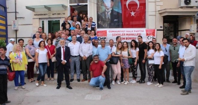 CHP Karşıyaka seçim bürolarını arka arkaya açıyor