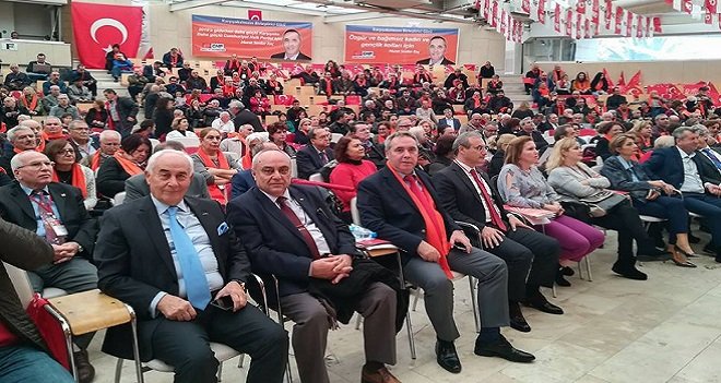 CHP Karşıyaka'da gergin kongre...