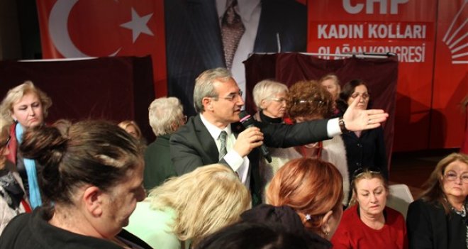 CHP Karşıyaka’da olaylı kongre