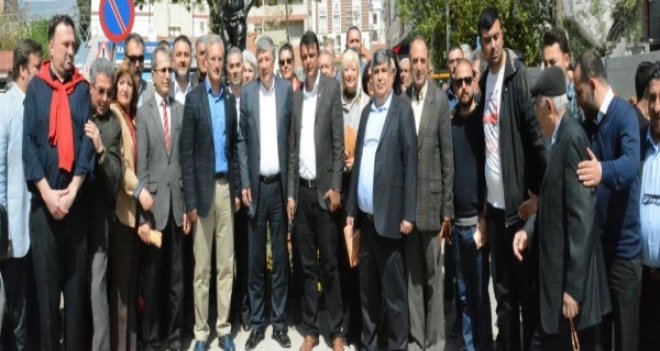 CHP'li Balbay referandum çalışmalarını Örnekköy'de sürdürdü