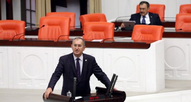 CHP’li Sertel, Ak Parti hükümetine İzmir modeliyle kalkınmayı anlattı