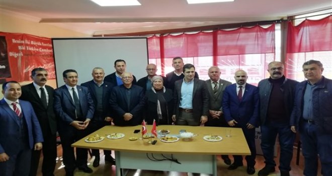 CHP'li Yücel: İzmirlinin tek derdinin yemek içmek olduğunu sanıyorlar