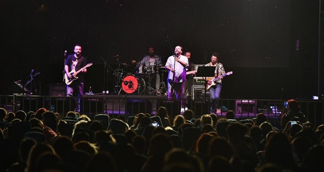 Çim Konserleri’nin son konuğu Gece Yolcuları oldu