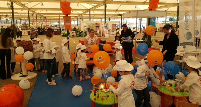 Çocuklar Hayallerini dev tuvale resmedecek