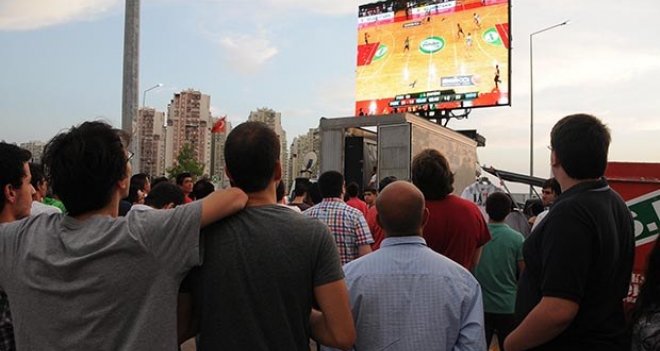 Cumhurbaşkanlığı Kupası için Anıt'a dev ekran