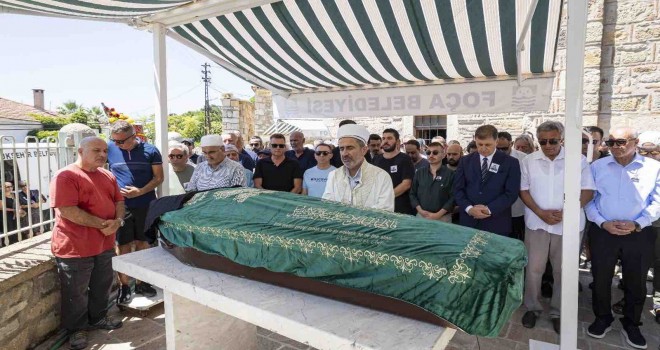 Foça’nın efsane başkanının oğlu son yolculuğuna uğurlandı