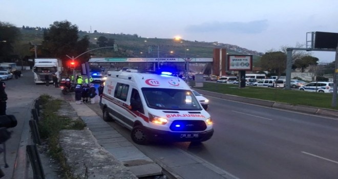 Karşıyaka'da ambulansı kendisine test yapmadıkları için kaçırmış