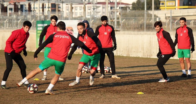 Karşıyaka, Çeşme'de kampa girecek
