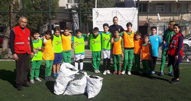 Bostanlıspor'dan depremzedelere destek