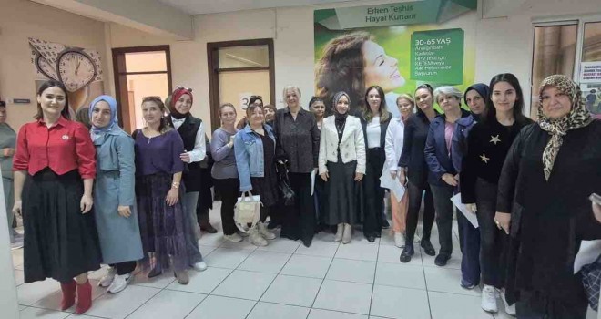 Ak Parti Karşıyaka Kadın Kolları'ndan sağlık taraması etkinliği