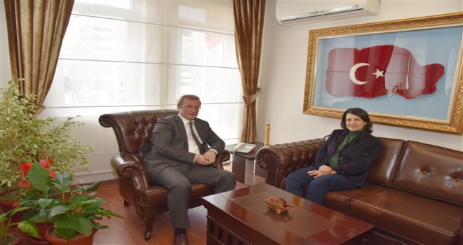 Bayraklı Kaymakamı Baştürk'ten hayırlı olsun ziyareti