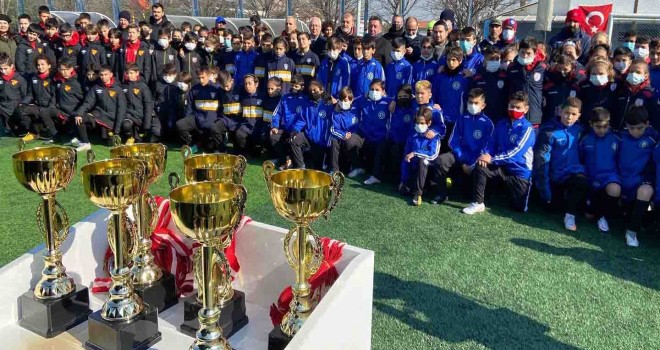 Özgür Attila Turnuvası'nda kazanan yine dostluk oldu