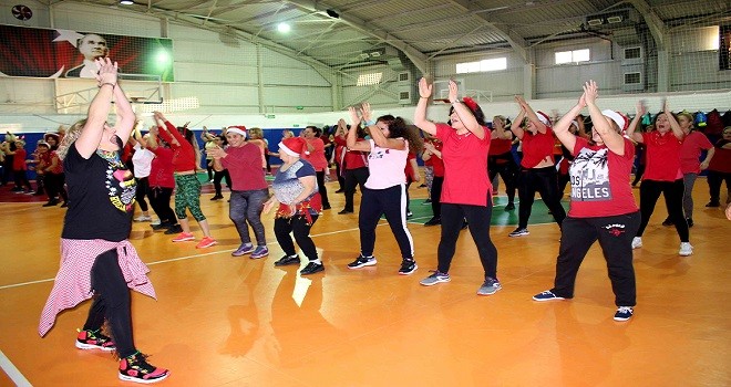 Karşıyaka’da Yılbaşı zumbası!