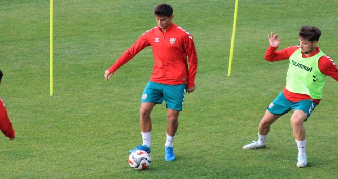 Karşıyaka transfer yasağını kaldırdı, lisansları çıkartacak