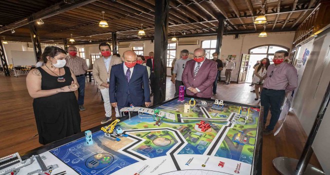 Başkan Soyer’den gençlere 101. yıl hediyesi