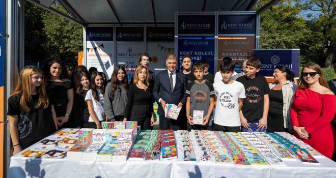 6. İzmir Kitap Fuarı kapılarını açtı