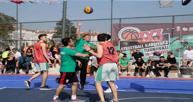 Başkan Tugay sahada...