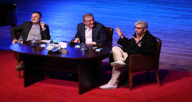 Okan Bayülgen 9 Eylül Üniversitesi'nde öğrencilerle buluştu