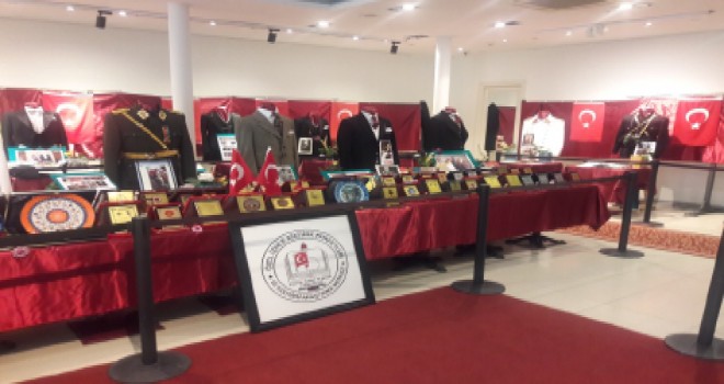 Atatürk Kıyafetleri Sergisi İzmir'e geliyor