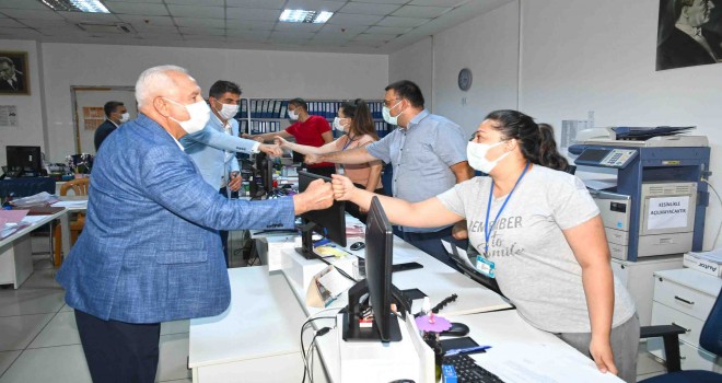 Karabağlar’da bayramlaşma