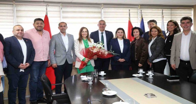 CHP Karşıyaka yeni yönetiminden Başkan Ünsal'a ziyaret