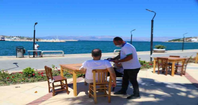 Başkan Oran: Çeşme’de denize karşı çay içmek 2 TL