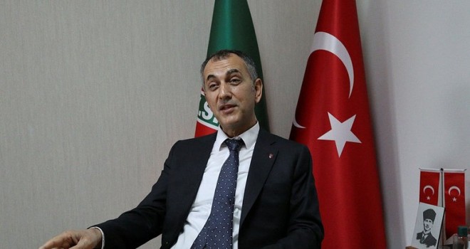 Azat Yeşil: Kulübede oturan futbolcu almayacağız