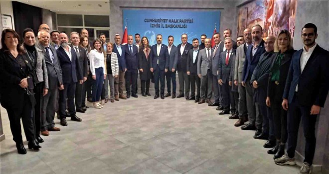 CHP İzmir yeni yönetimi ilk kez toplandı