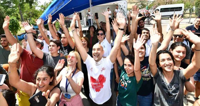 İzmir'de üniversite öğrencilerine ücretsiz nakliye hizmeti