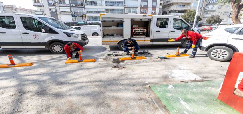 Karşıyaka'da çöp toplama için dubalı önlem