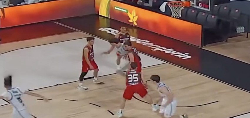 Karşıyaka'nın gençleri Aliağa Petkimspor'a yenildi