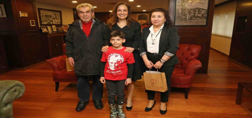 Karşıyaka Belediyesi yılın kitap tutkunlarını seçti